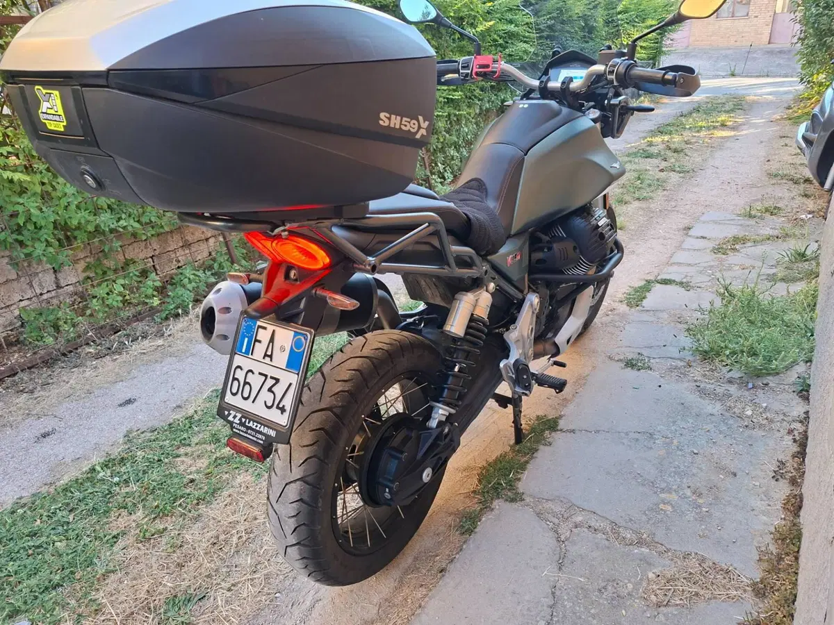 Moto Guzzi V85 TT Travel (2021 - 23) (3)