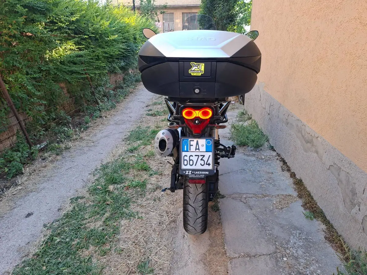 Moto Guzzi V85 TT Travel (2021 - 23) (4)