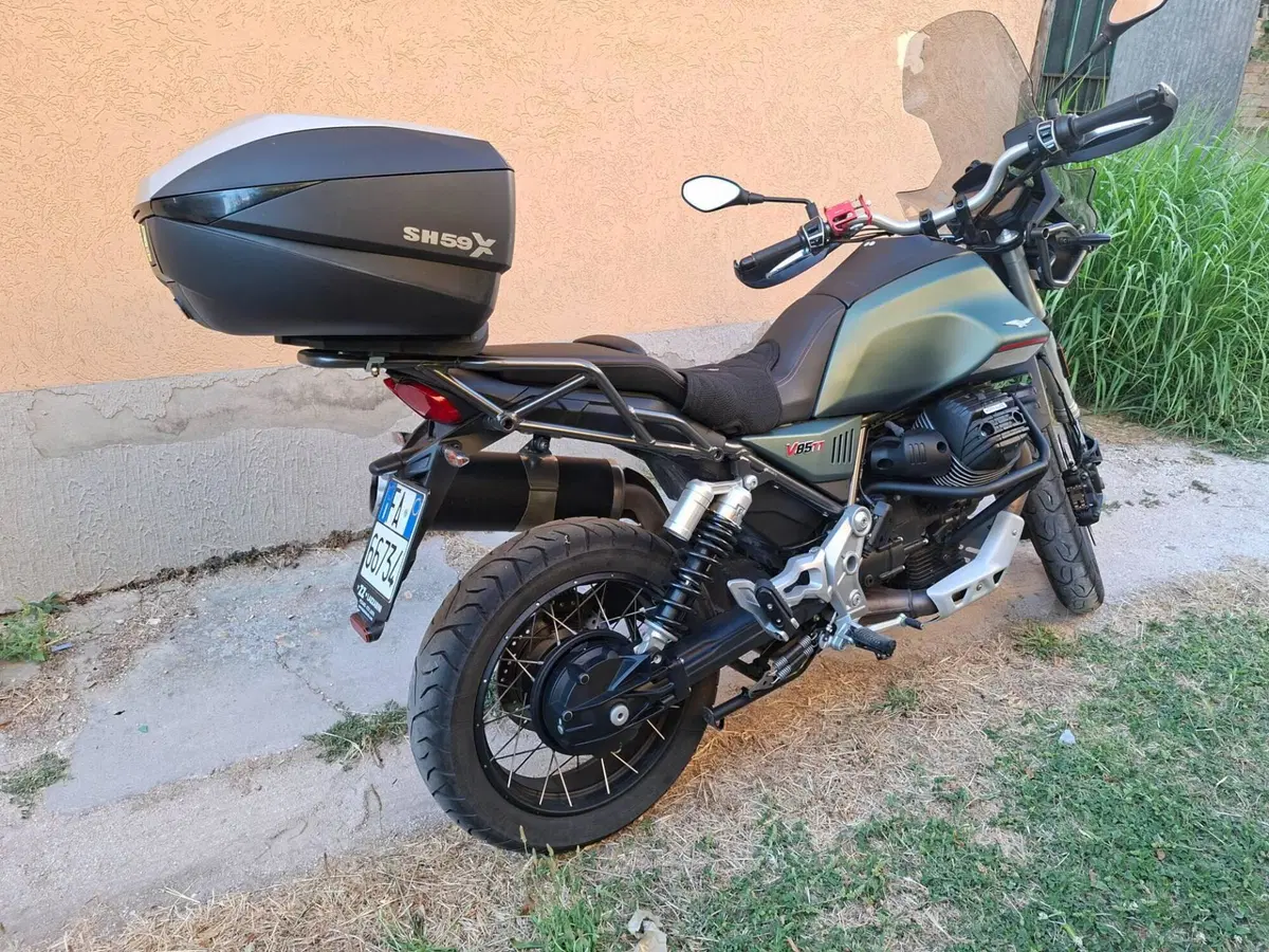 Moto Guzzi V85 TT Travel (2021 - 23) (9)