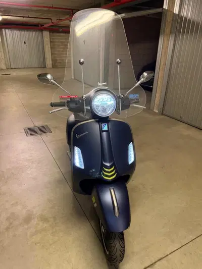 Vespa GTS 300 Super Tech (2023 - 24) usata