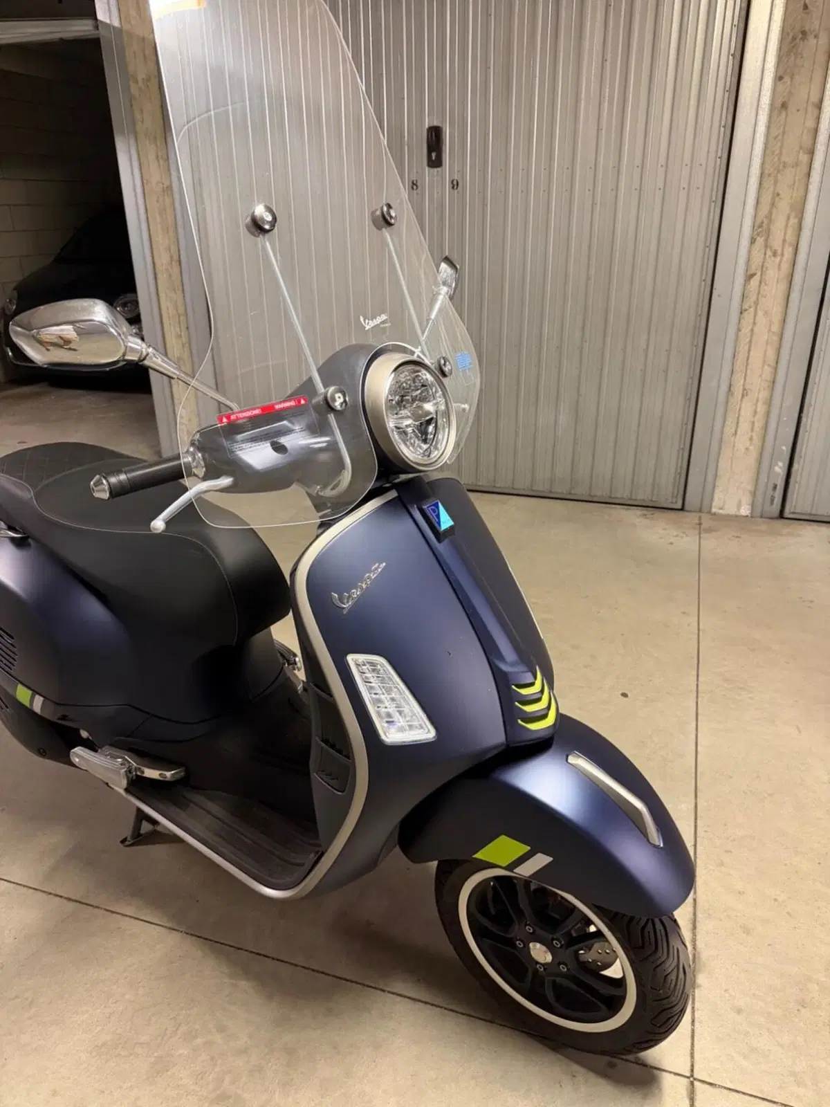 Vespa GTS 300 Super Tech (2023 - 24) (2)