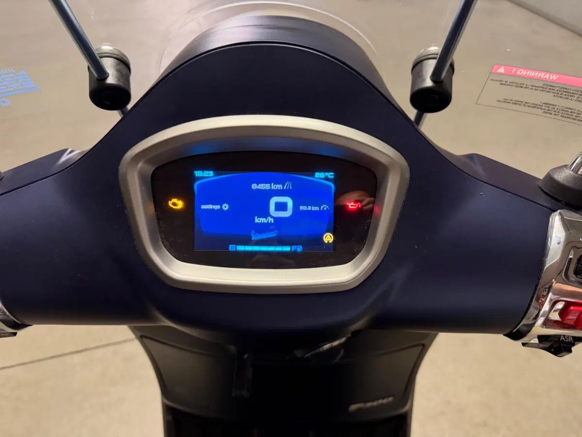 Vespa GTS 300 Super Tech (2023 - 24) (3)