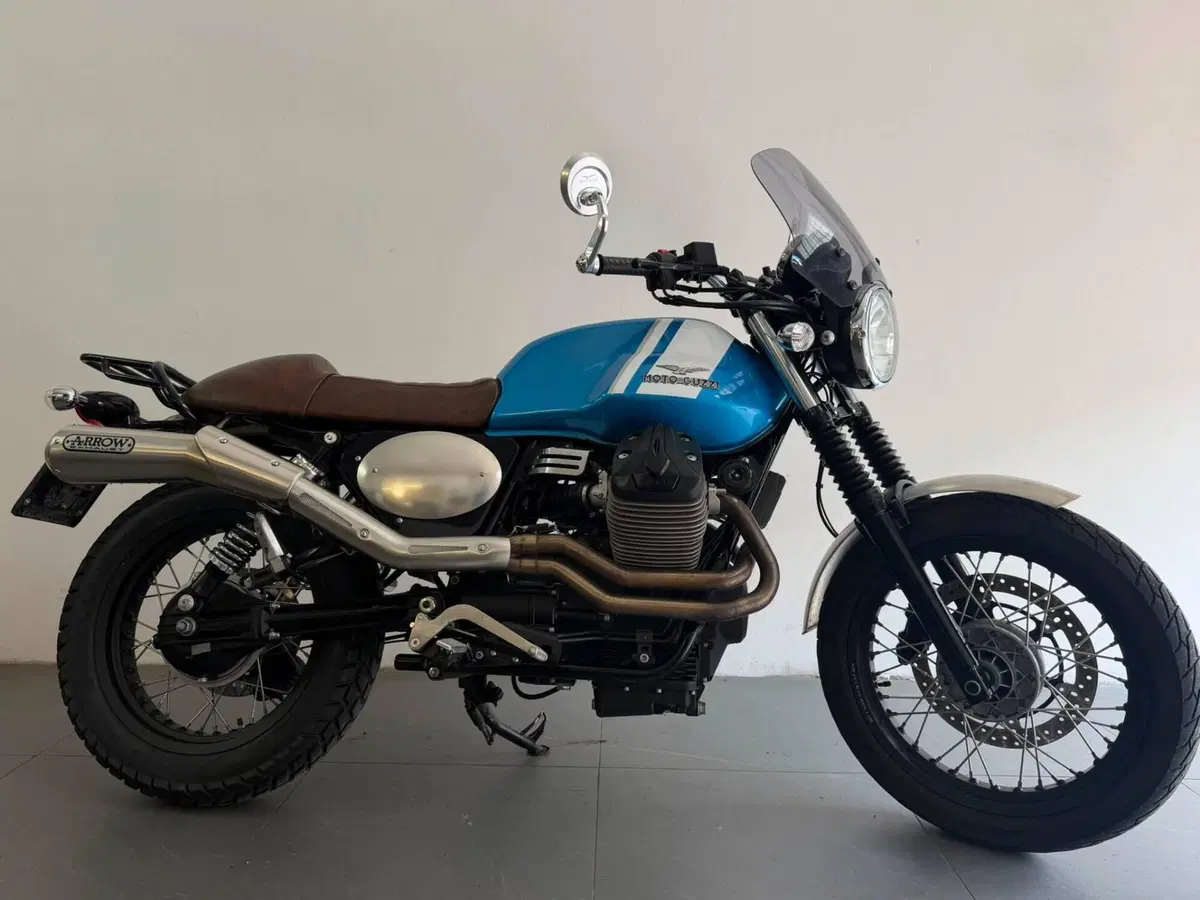Moto Guzzi V7 II Special (2015 - 17) (7)