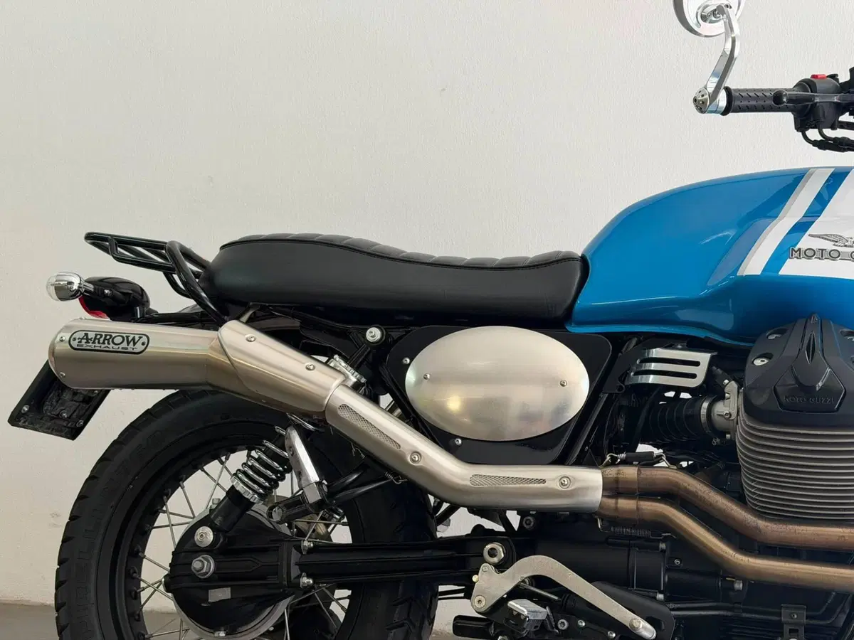 Moto Guzzi V7 II Special (2015 - 17) (3)