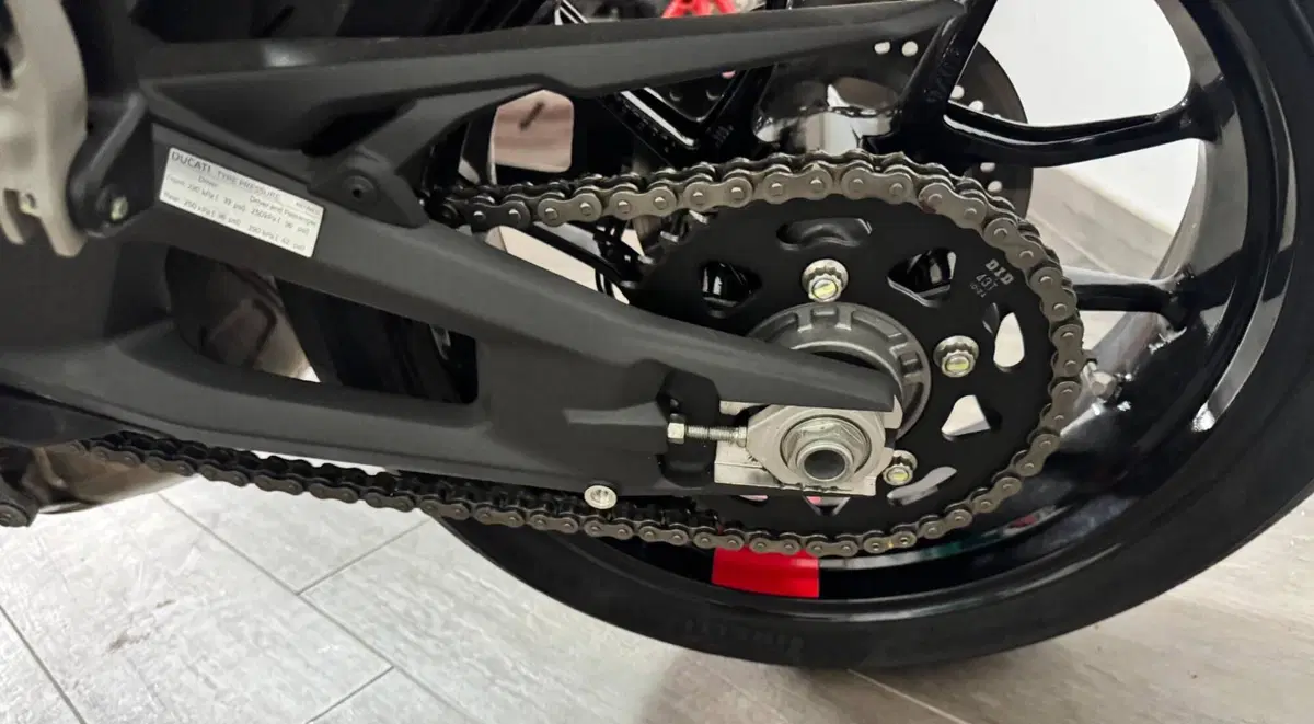 Ducati Monster 937 + (2021 - 25) (13)