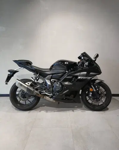 Yamaha YZF R7 (2021 - 25) usata
