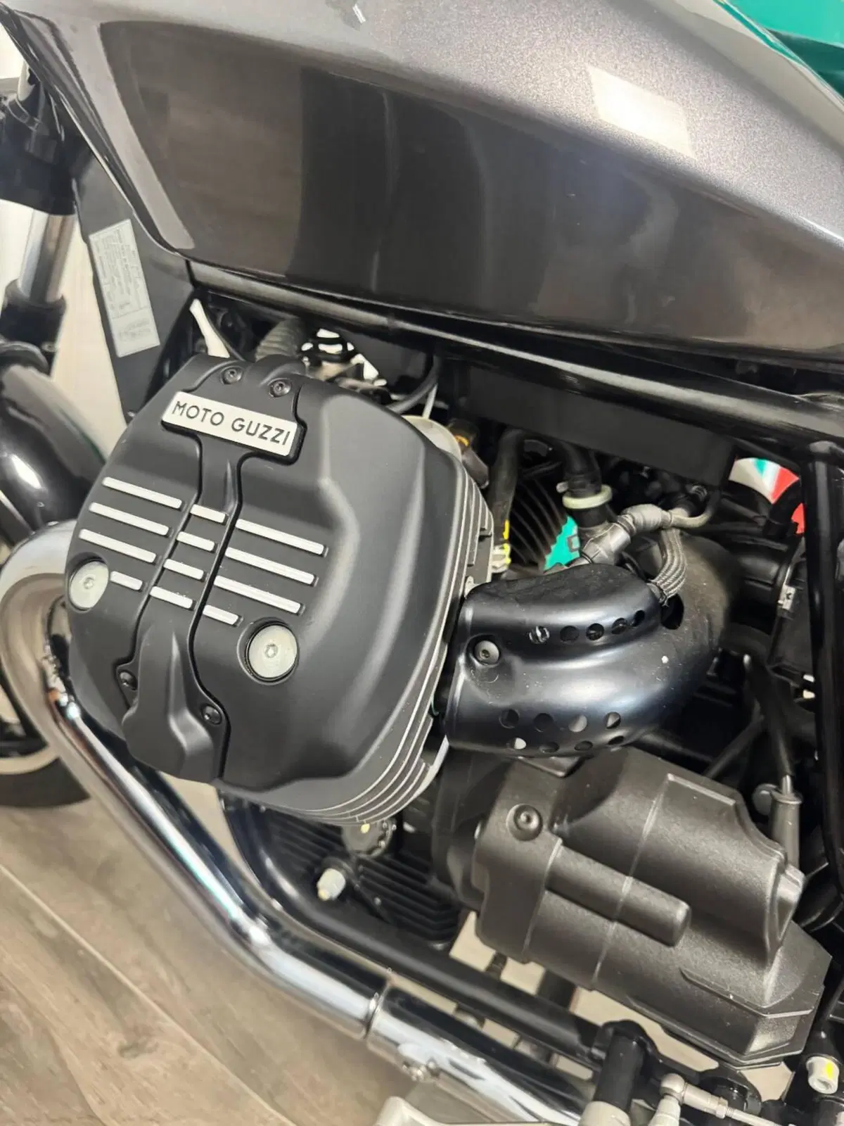 Moto Guzzi V9 Roamer (2018 - 20) (9)