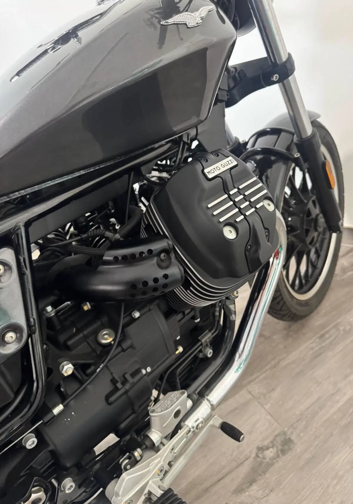 Moto Guzzi V9 Roamer (2018 - 20) (13)