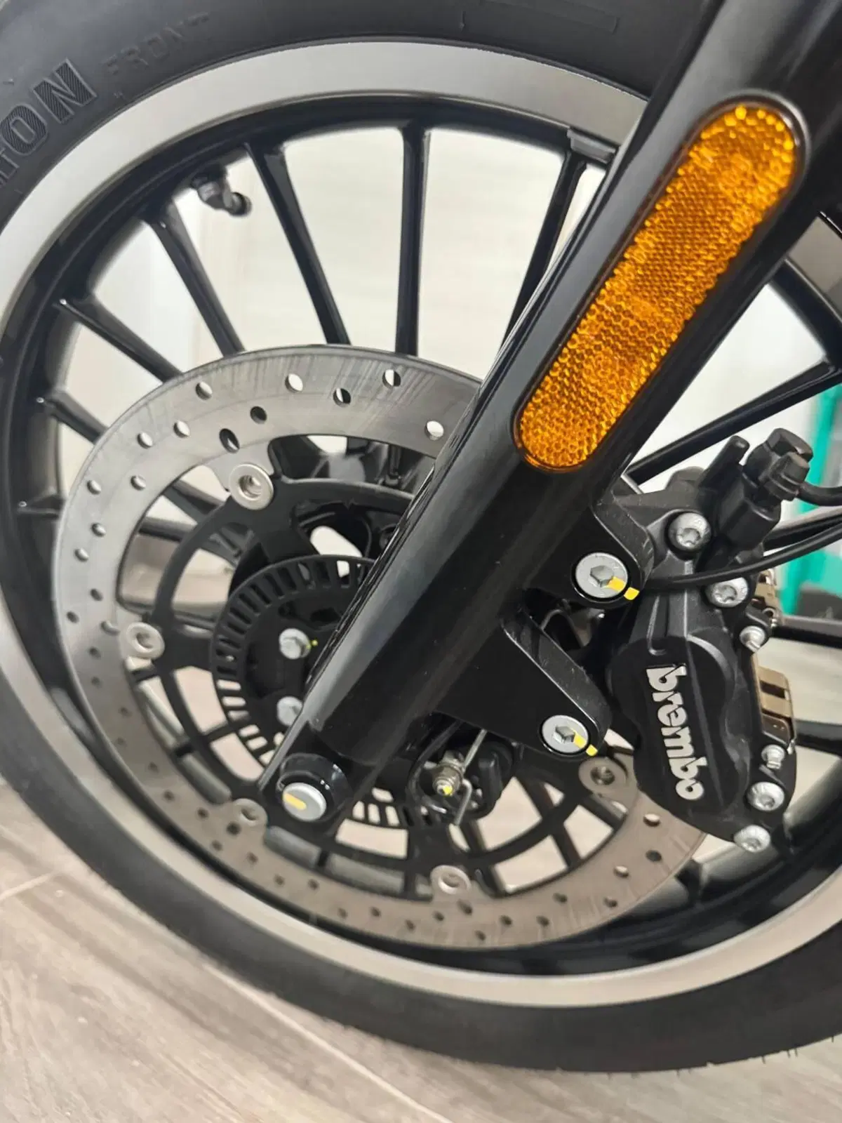 Moto Guzzi V9 Roamer (2018 - 20) (15)