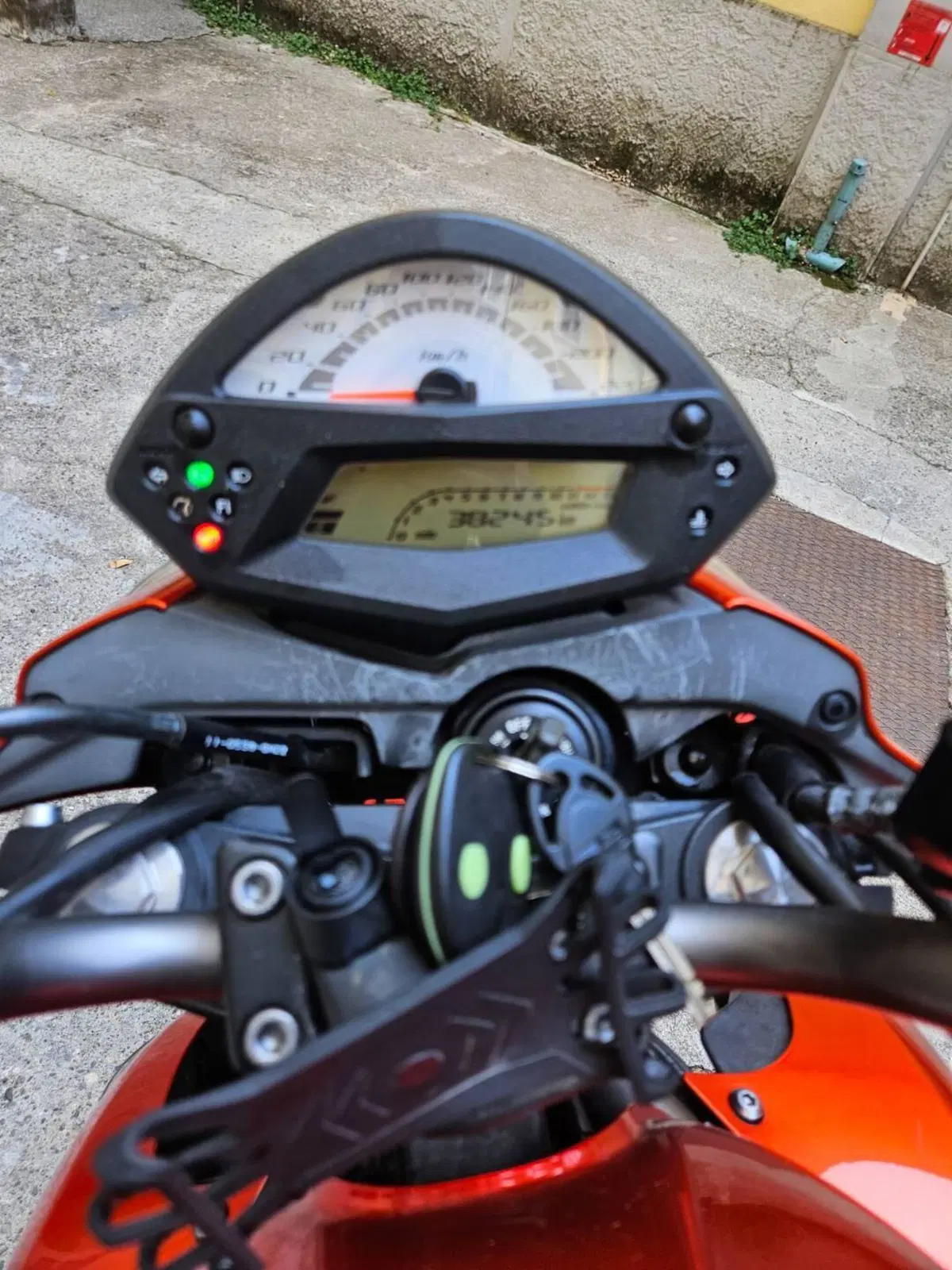 Kawasaki ER-6N (2009 - 11) (6)