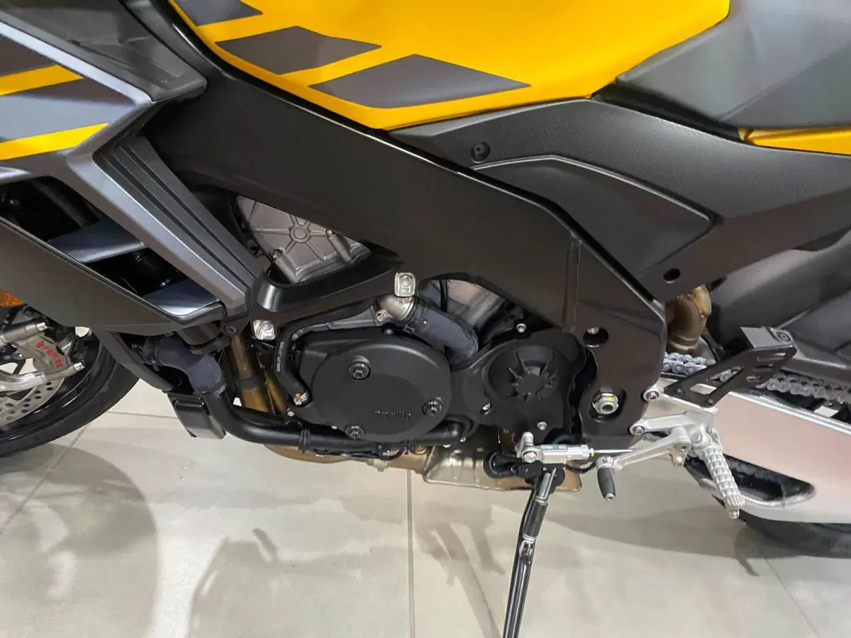 Aprilia Tuono V4 (2025 - 26) (8)
