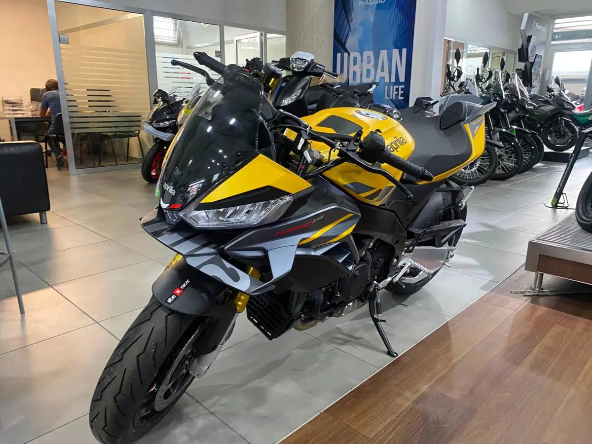 Aprilia Tuono V4 (2025 - 26) (2)