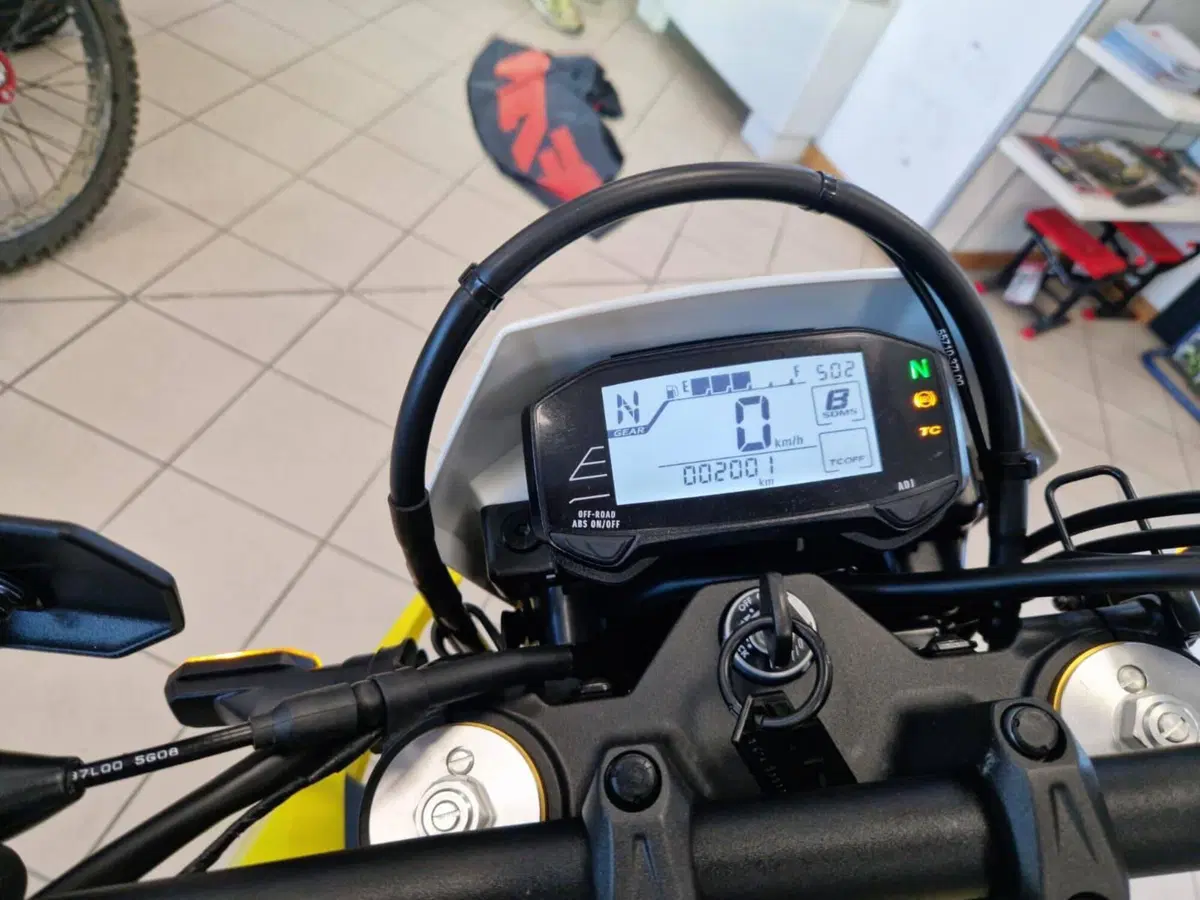 Suzuki DR-Z4S (2025 - 26) (6)
