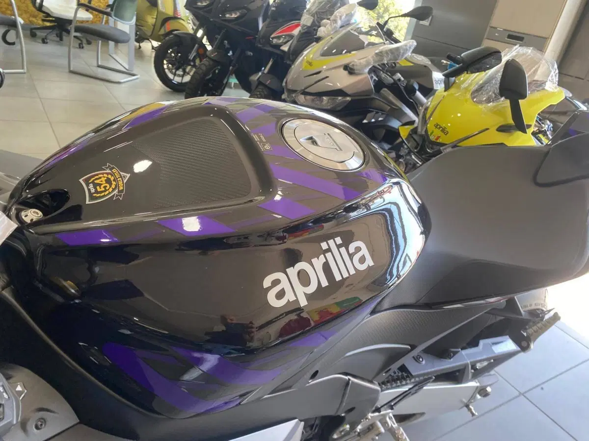 Aprilia RSV4 1100 Factory (2025 - 26) (3)