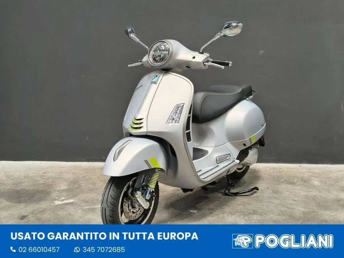 Vespa GTS 300 Super Tech (2023 - 24) (4)