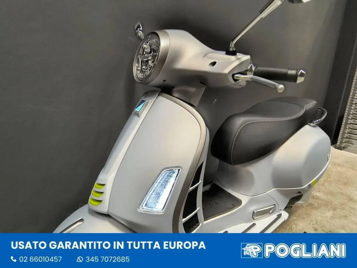 Vespa GTS 300 Super Tech (2023 - 24) (8)