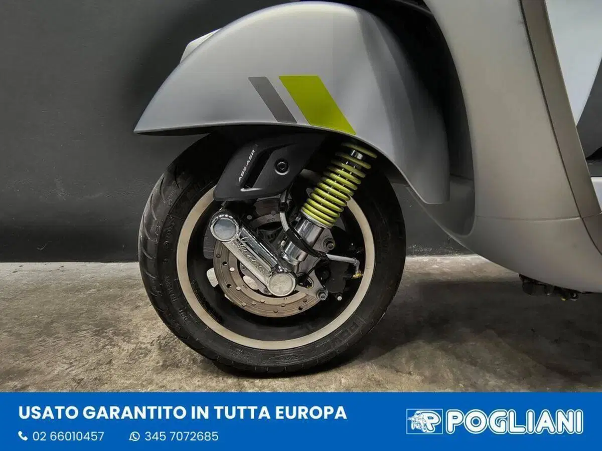 Vespa GTS 300 Super Tech (2023 - 24) (9)