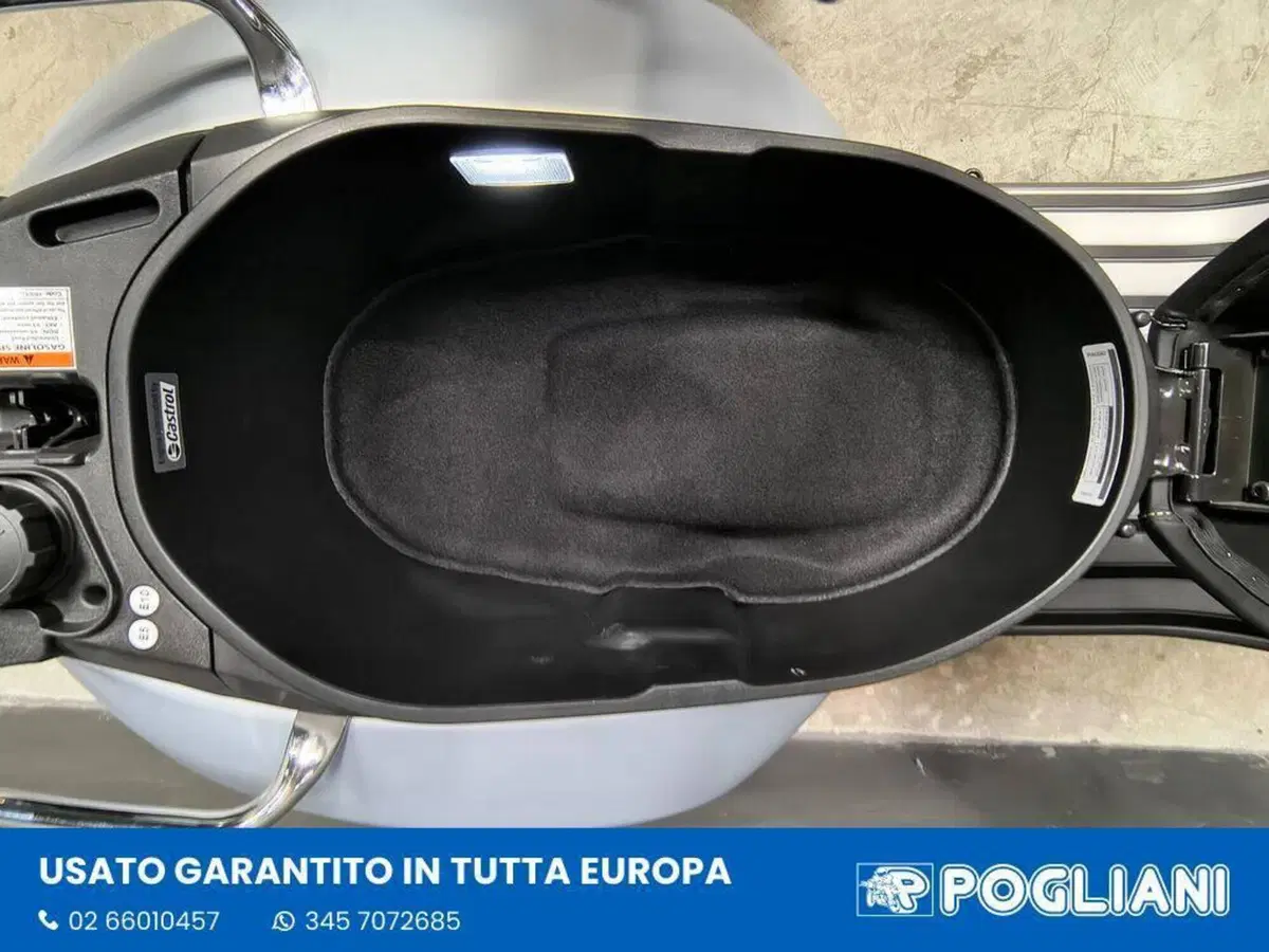 Vespa GTS 300 Super Tech (2023 - 24) (12)