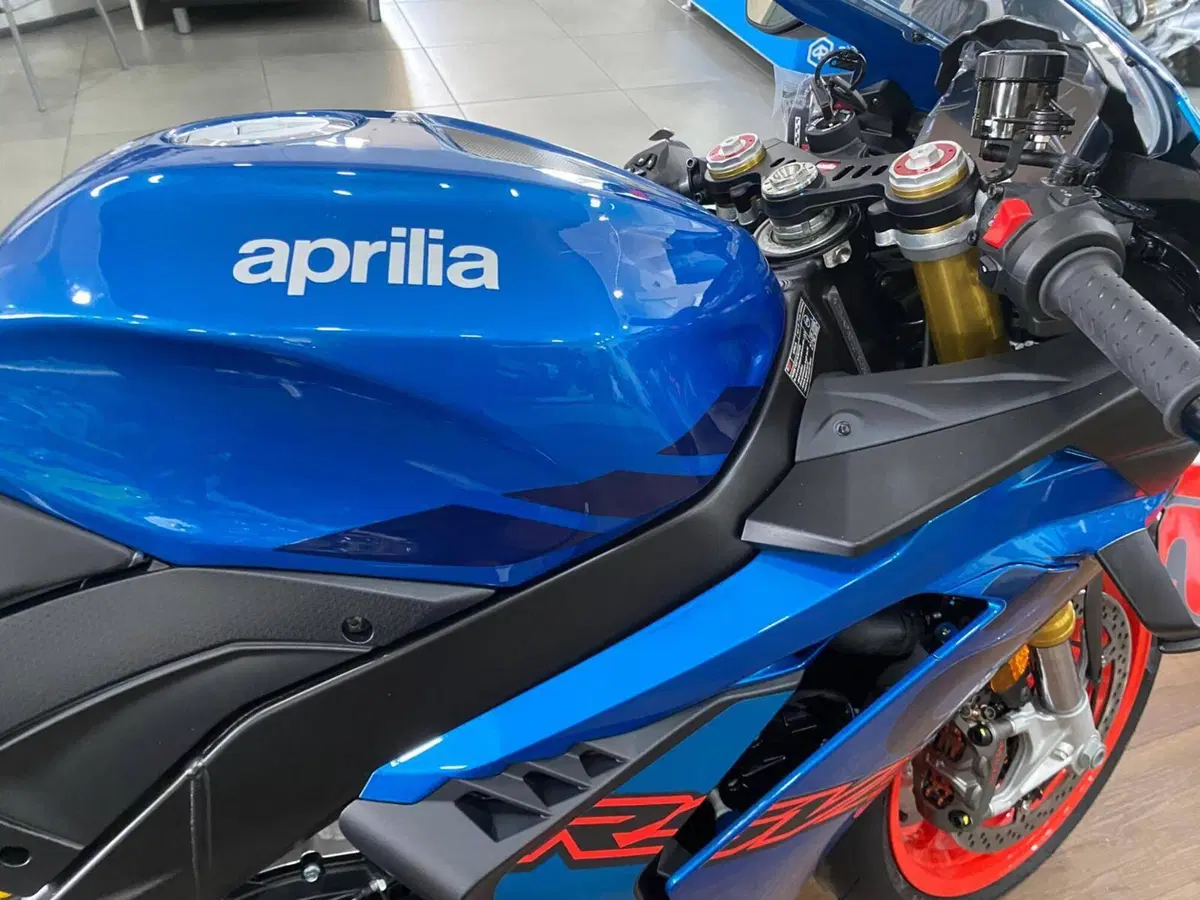 Aprilia RSV4 1100 (2025 - 26) (3)