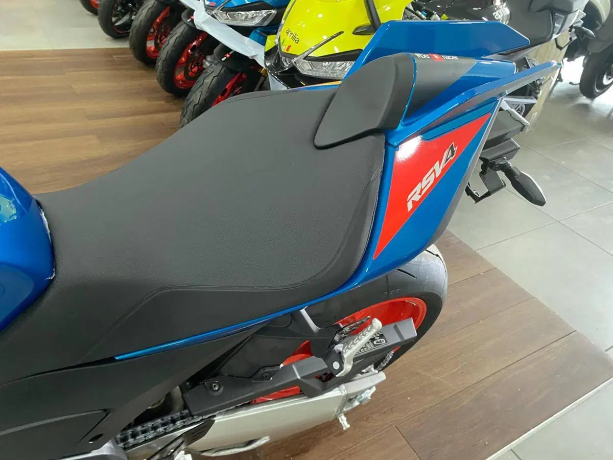 Aprilia RSV4 1100 (2025 - 26) (4)