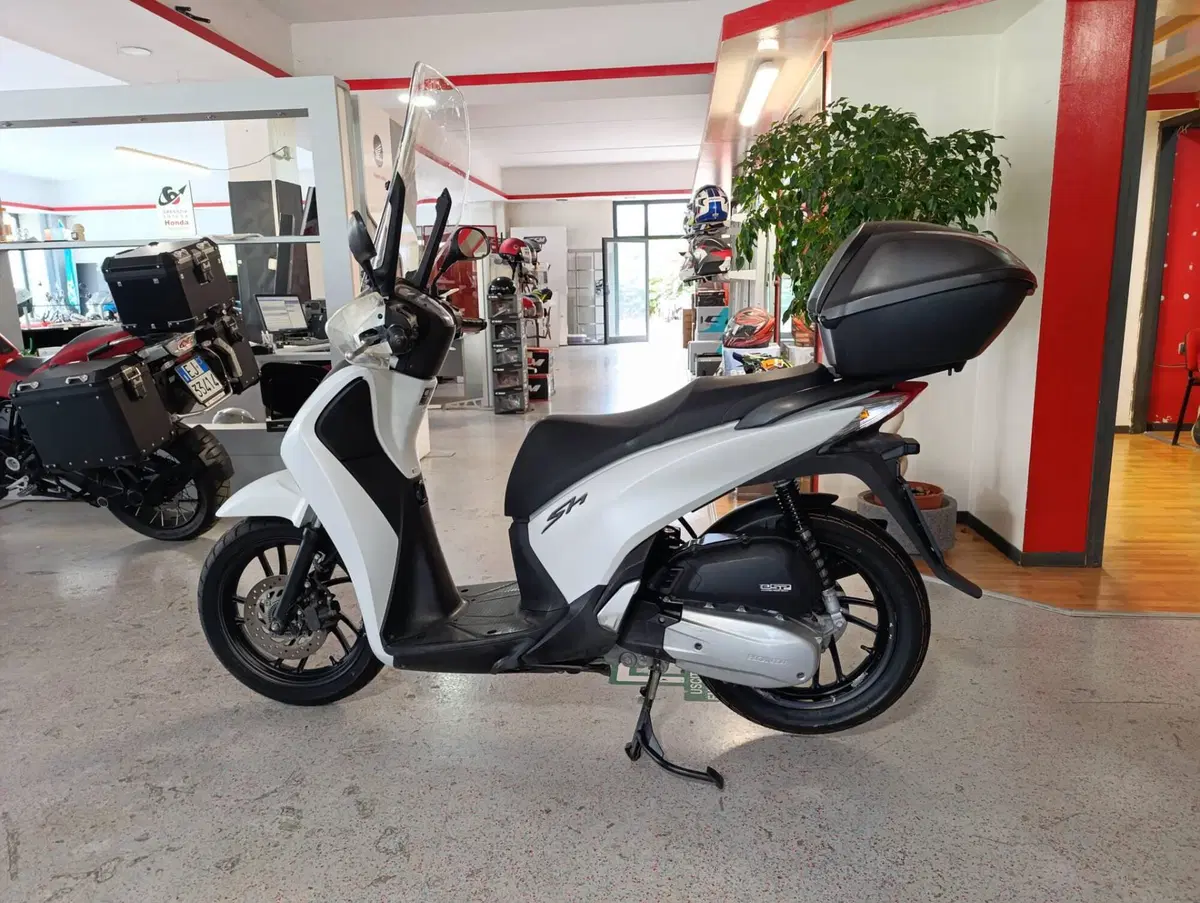 Honda SH 125 i ABS (2013 - 17) (2)