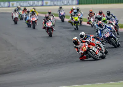 CIV. Spettacolare debutto di campionato a Misano