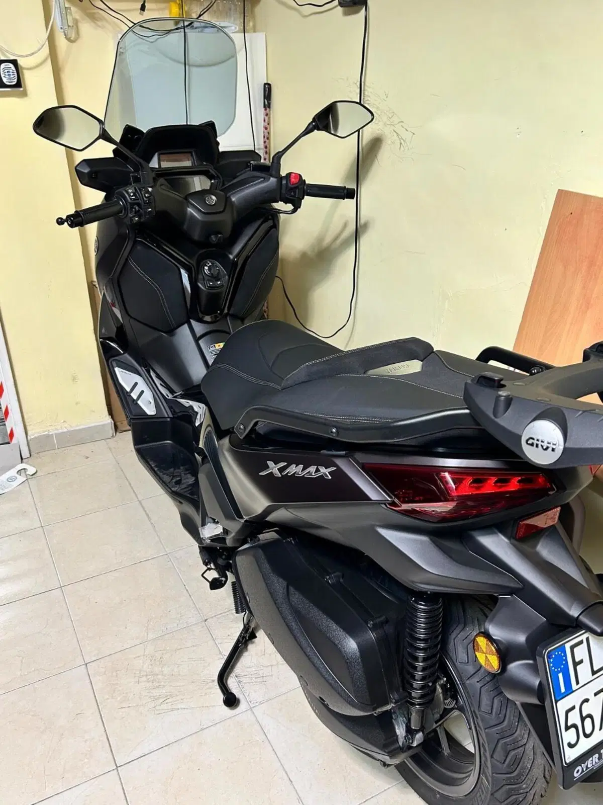 Yamaha X-Max 300 Tech Max (2021 - 24) (2)