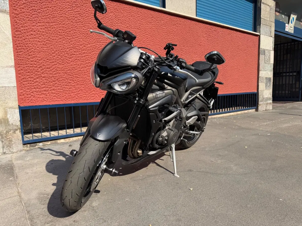 Triumph Street Triple R (2020 - 22)
