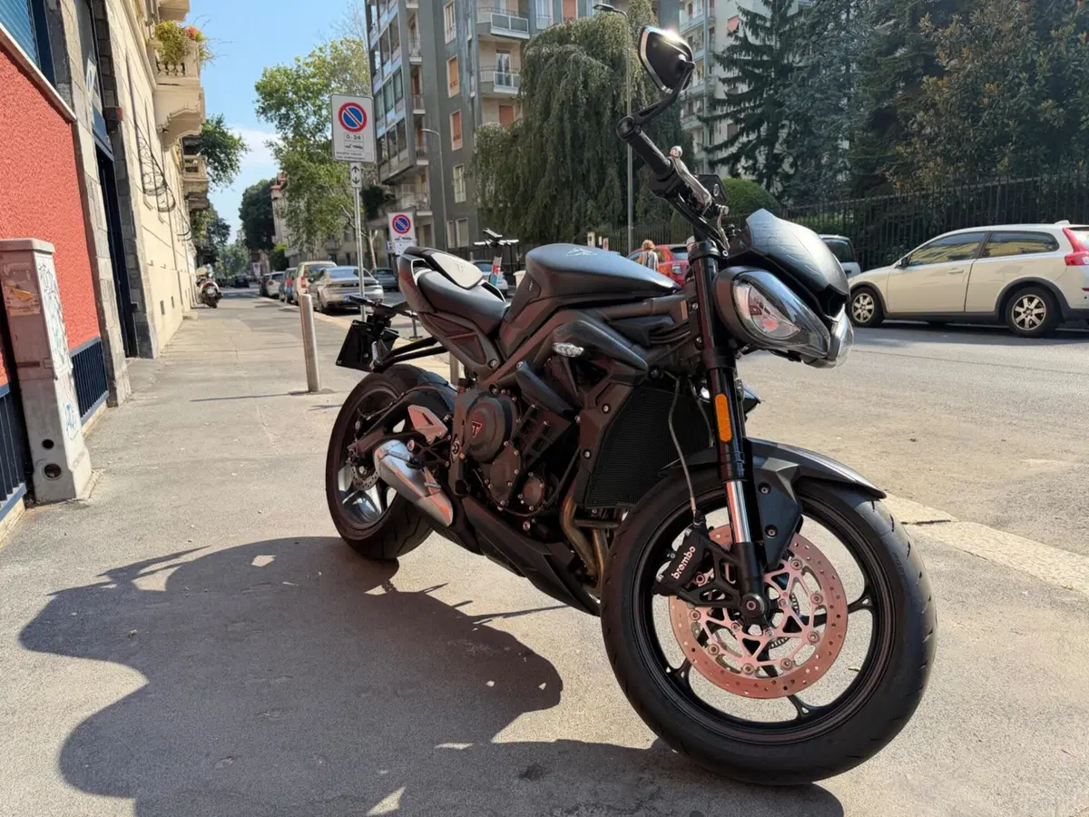 Triumph Street Triple R (2020 - 22) (3)