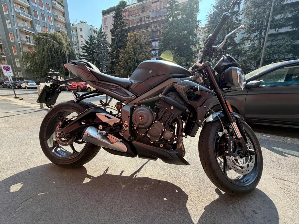 Triumph Street Triple R (2020 - 22) (7)