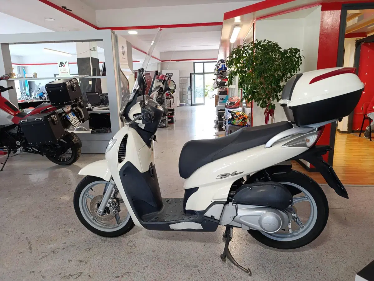 Honda SH 150i (2005 - 08) (3)