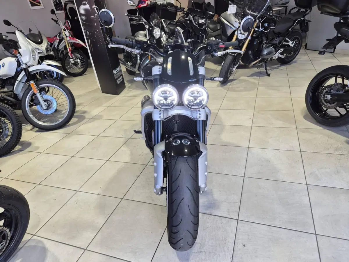 Triumph Rocket 3 R (2021 - 24) (11)