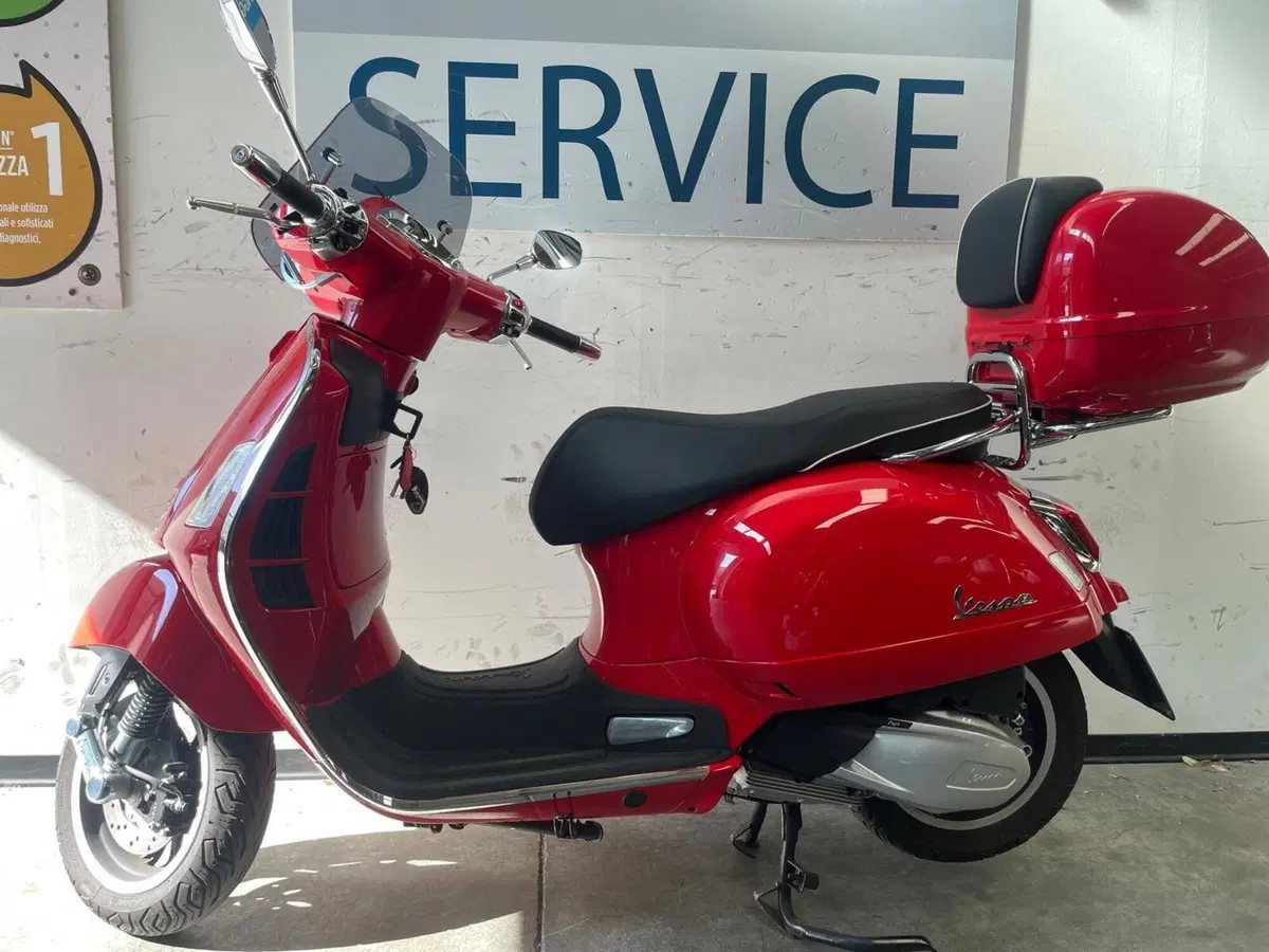 Vespa GTS 300 Super (2023 - 24) (2)