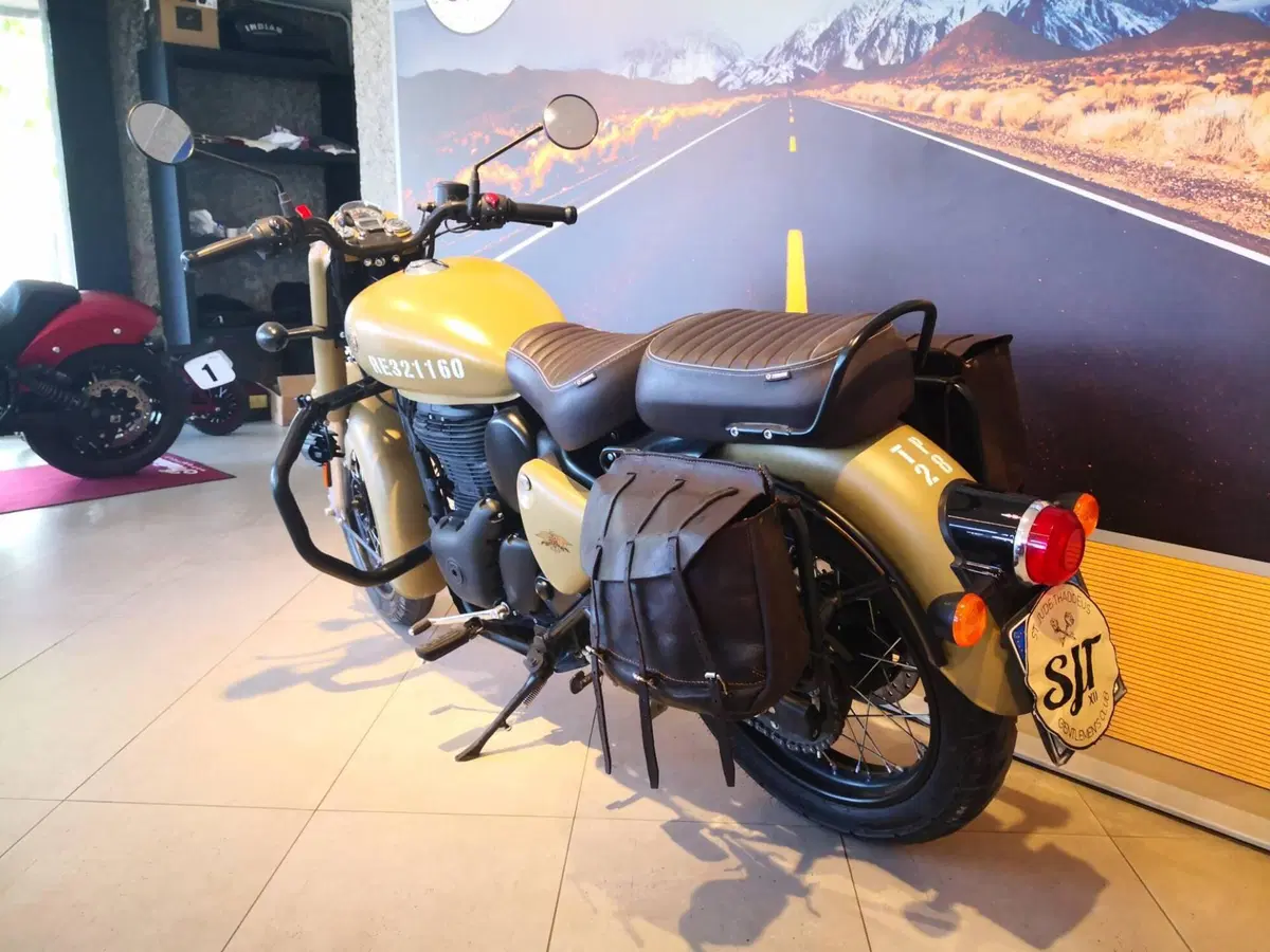 Royal Enfield Classic 350 (2021 - 26) (8)