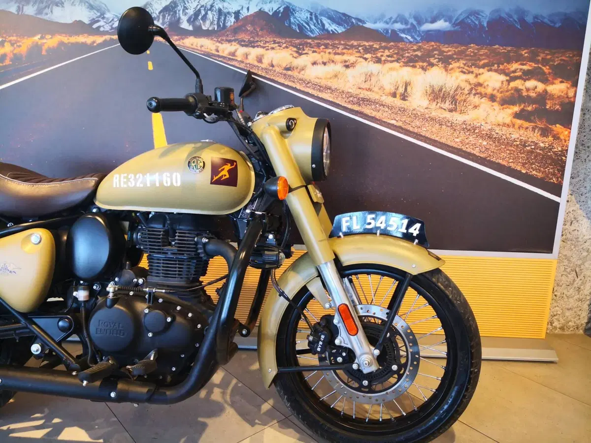 Royal Enfield Classic 350 (2021 - 26) (4)