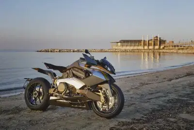 Vyrus Alien. Col motore Ducati supera i 200 cavalli!