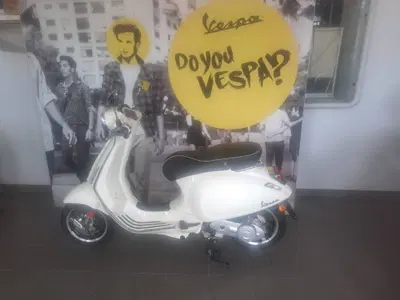 Vespa Sprint 50 (2021 - 24) usata
