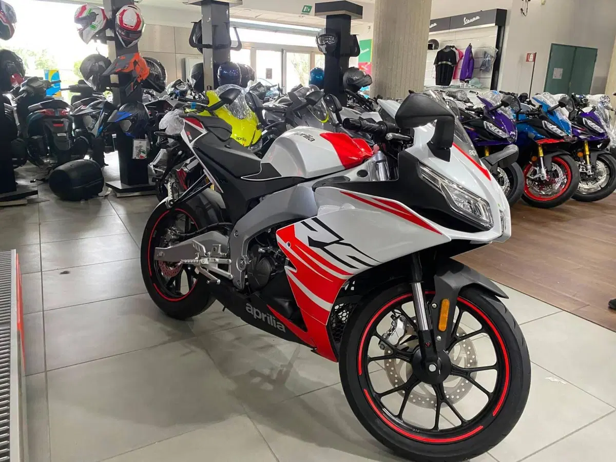Aprilia RS 125 (2025 - 26) (2)