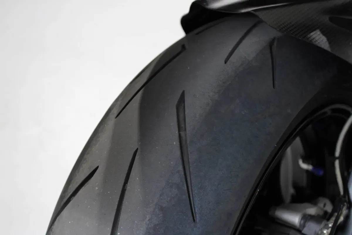Suzuki GSX-R1000R (2017 - 18) (8)