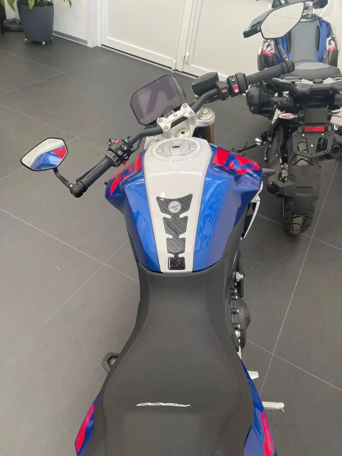 Bmw F 900 R (2025 - 27) (4)