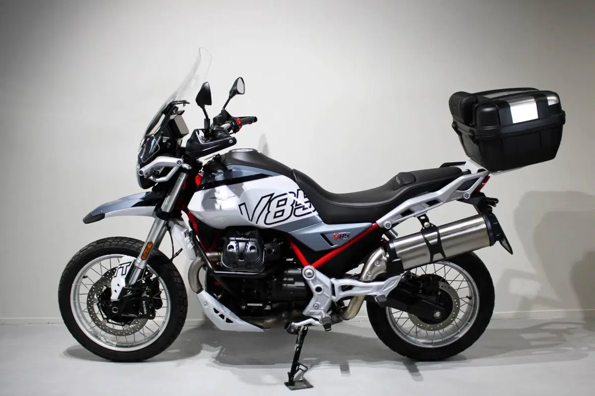 Moto Guzzi V85 TT (2024 - 26) (4)