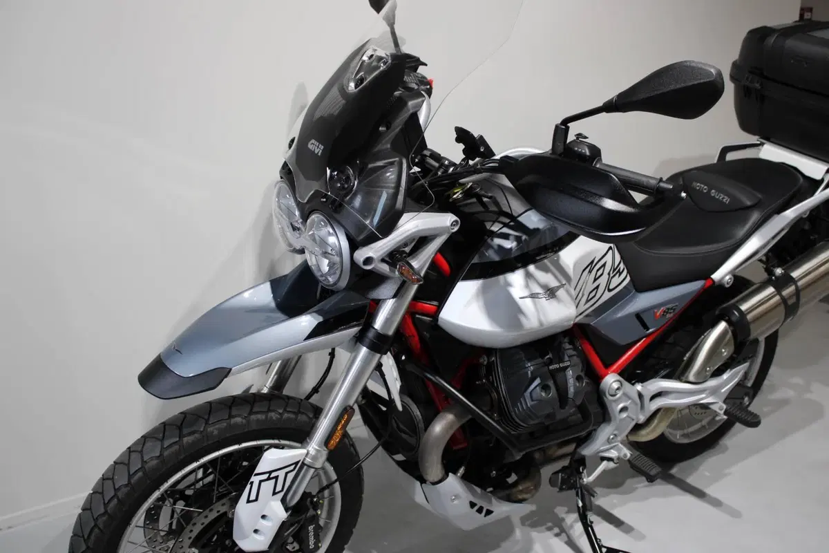 Moto Guzzi V85 TT (2024 - 26) (9)