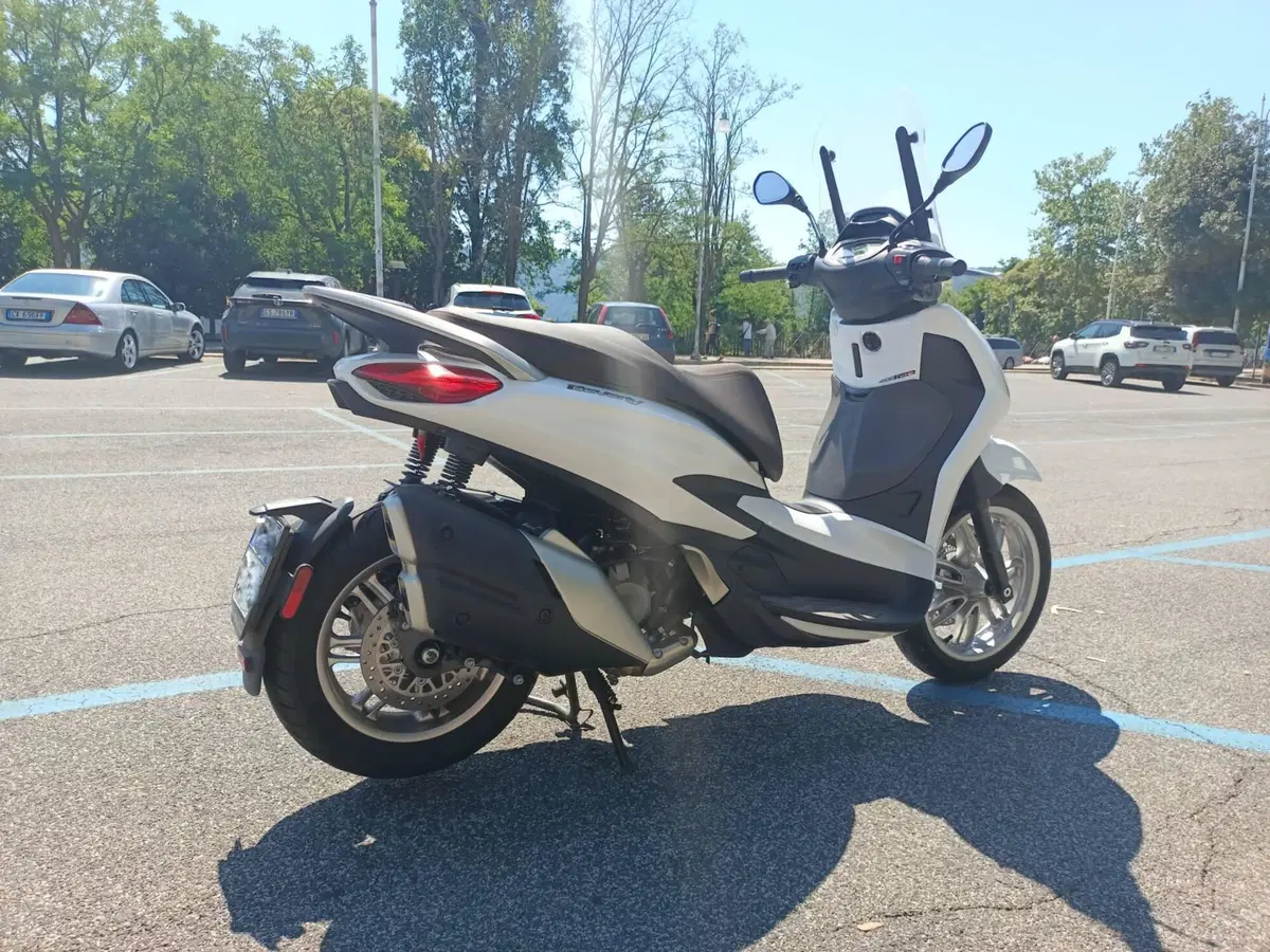 Piaggio Beverly 400 ABS-ASR (2021 - 24) (8)