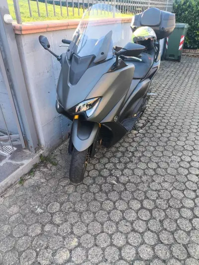 Yamaha T-Max 560 Tech Max (2020) usata