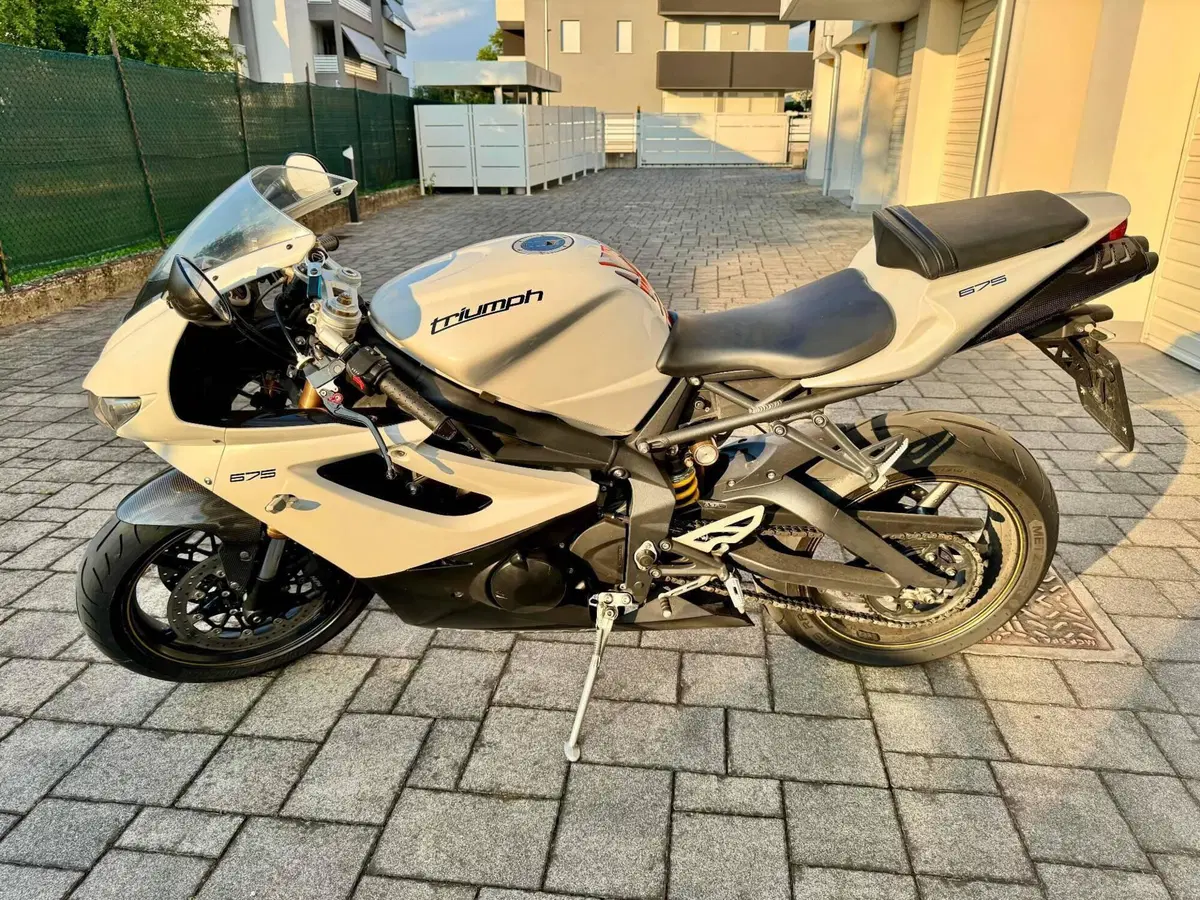 Triumph Daytona 675 R (2010 - 12)