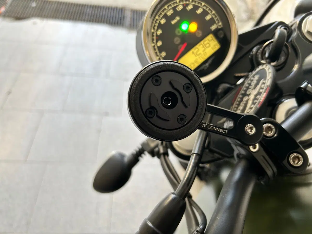 Moto Guzzi V7 III Stone (2017 - 20)
