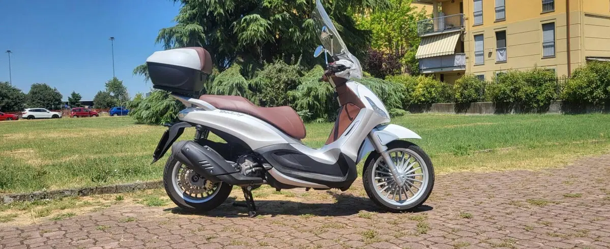 Piaggio Beverly 300 ABS-ASR (2021 - 25)