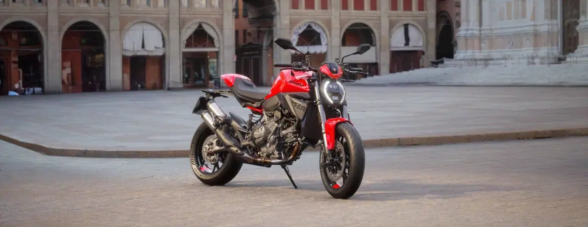 Ducati Monster 890 + (2026) (4)