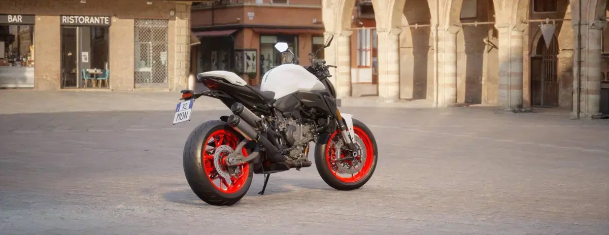 Ducati Monster 890 + (2026) (8)