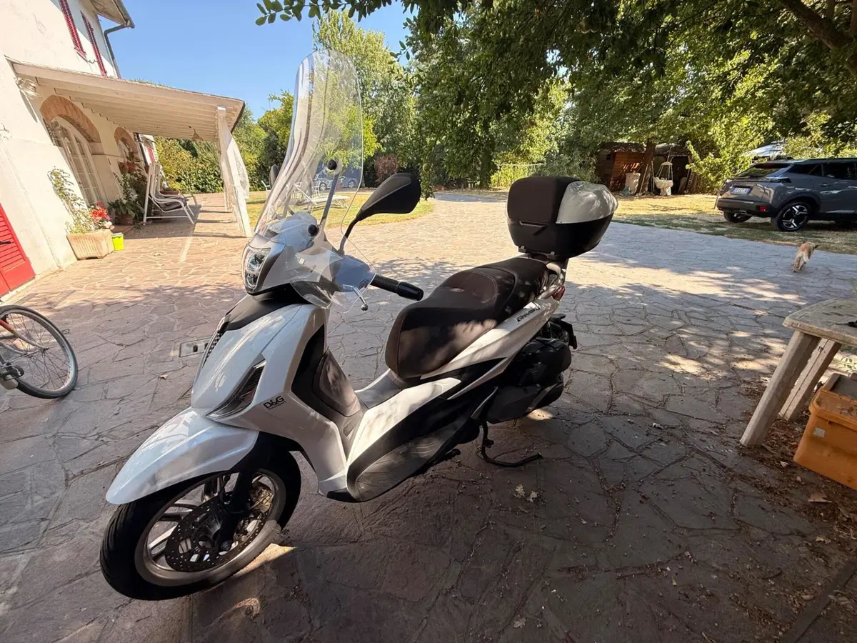 Piaggio Beverly 400 ABS-ASR (2021 - 24) (2)